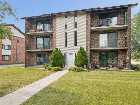 9949 Shady Ln APT 2B, Orland Park, IL 60462