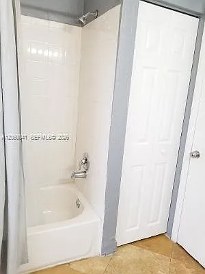 2761 NW 6th St — Photo 20