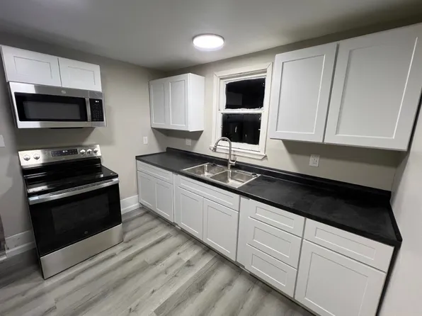 2107 N B St, Elwood, IN 46036