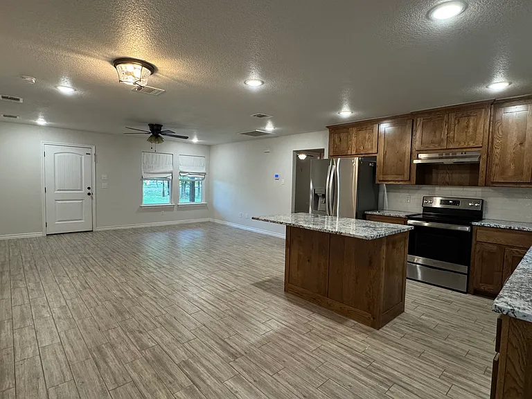 411 Pecan Tree Ct — Photo 10