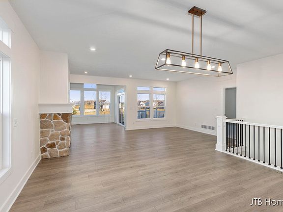4th image of 3772 Leenheer Dr #14