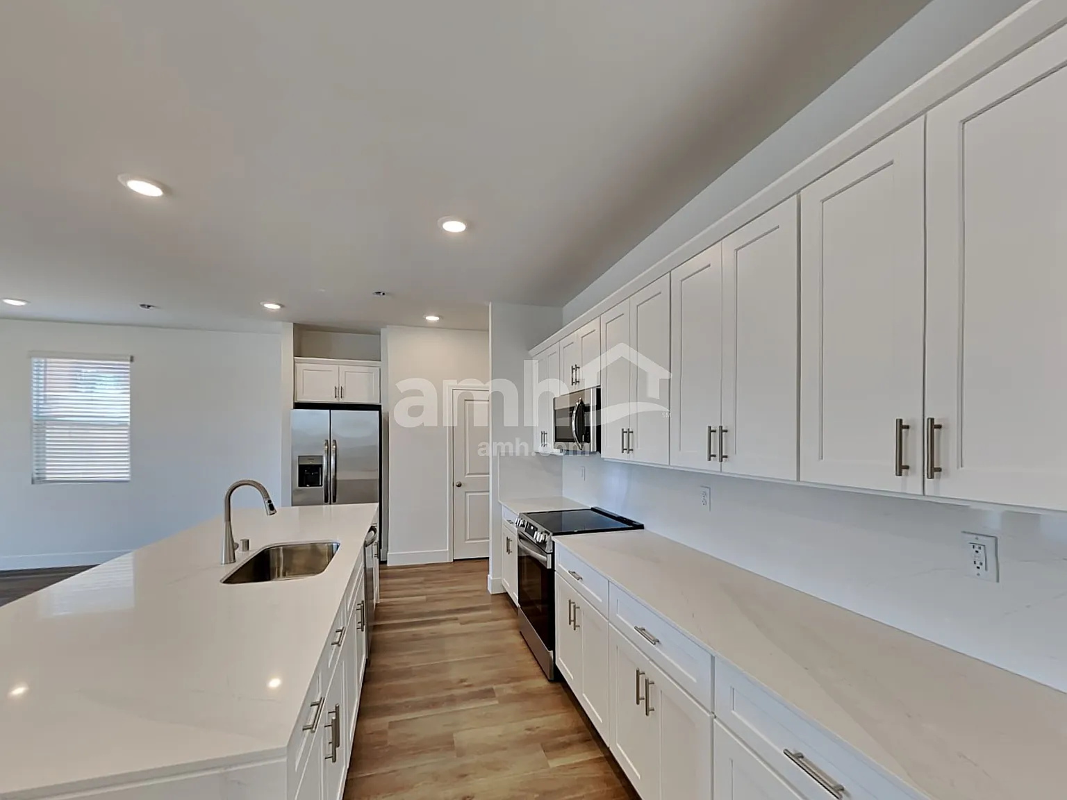 4 bed, 2.5 bath, 2144 sqft, $2,295 — Photo 4
