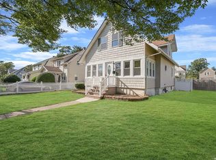 111 Lillian Ave, Freeport, NY 11520