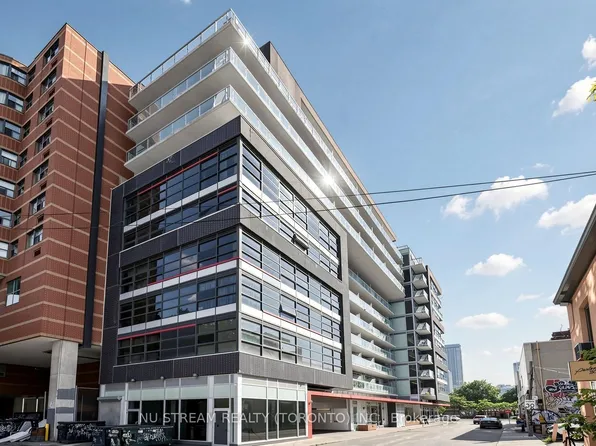 10 Willison Sq #708, Toronto, ON M5T 0A8
