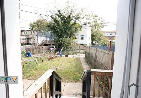 3969 Brooklyn Ave — Photo 14