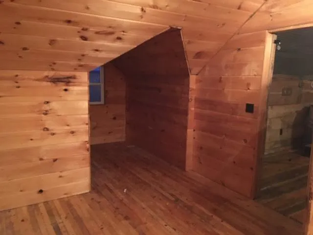 upstairs bonus room 2