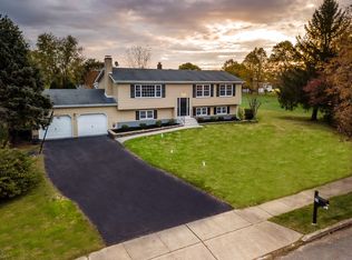 31 E Acres Dr, Hamilton, NJ 08620