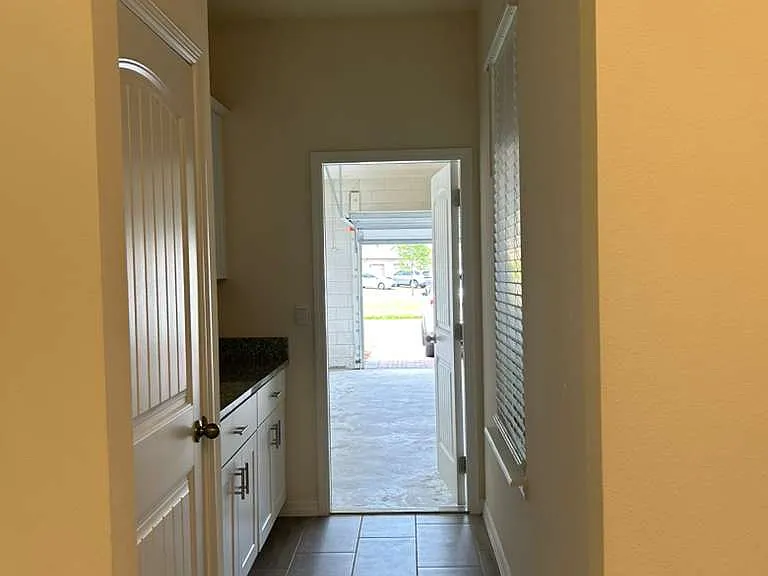 16453 Point Rock Dr — Photo 13