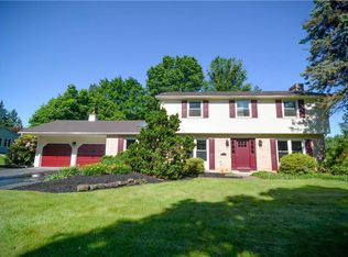 1156 Meadowbrook Cir W, Allentown, PA 18103
