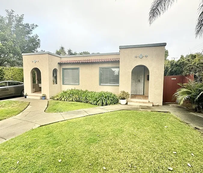 3960 Redwood Ave — Photo 7