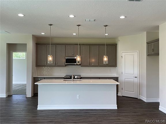 2nd image of 54 Woodfield Cir