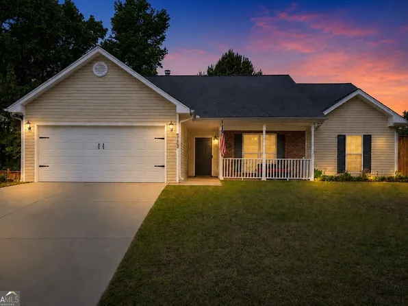 5825 April Dr, Sugar Hill, GA 30518