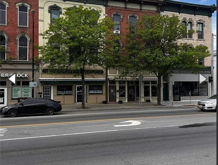 83 E Main St #2B — Photo 1