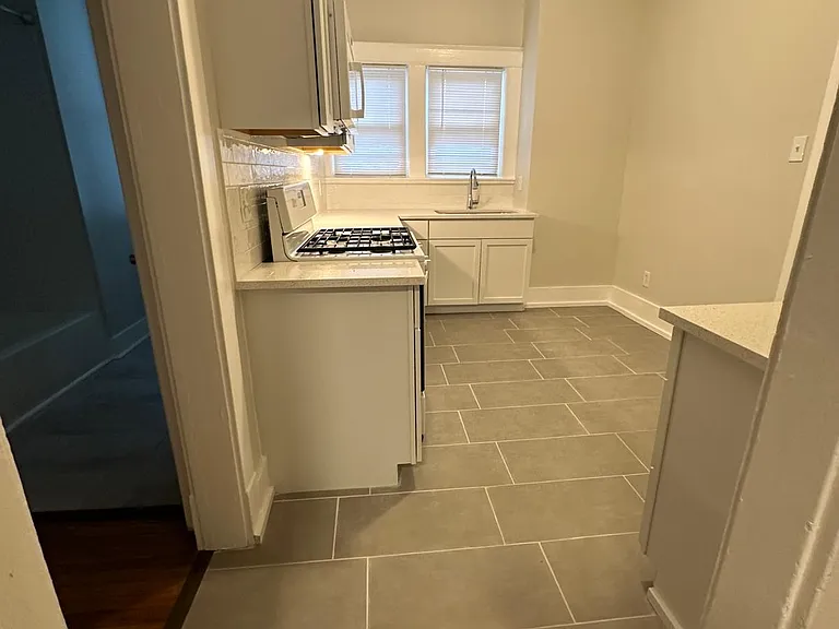 5958 Phillips Ave — Photo 10