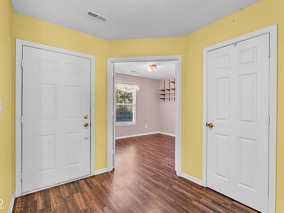 4th image of 5462 Montavia Cir
