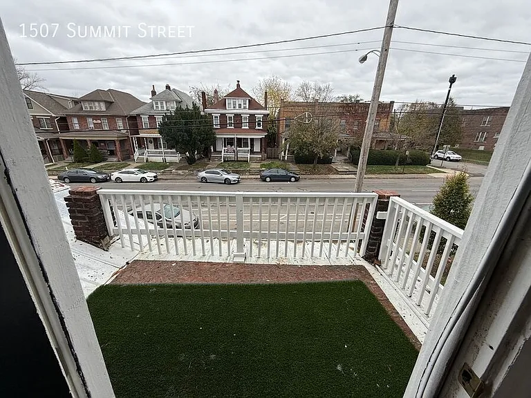 1507 Summit St — Photo 6
