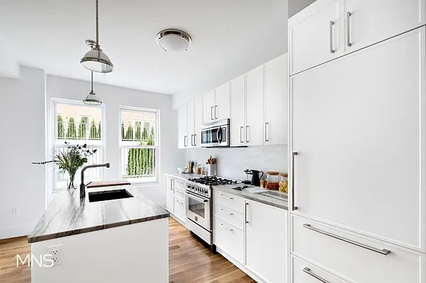 Sold by MNS | media 31