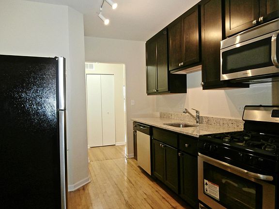 4th image of 3119-21 W Lawrence Ave #2