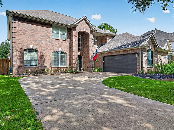 3rd image of 3226 Oak Park Ln