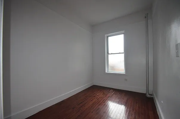 Rented by CITY SKYLINE REALTY INC | media 31