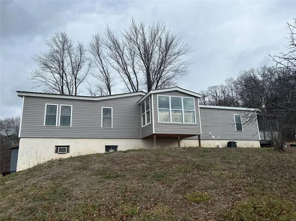 6615 Wehmeier Dr, Washington, MO 63090