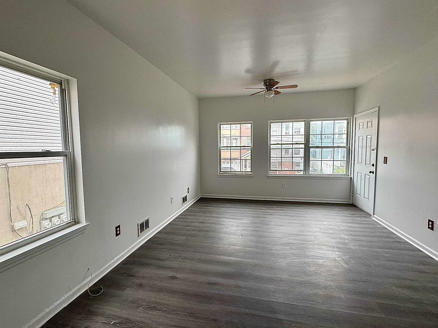 3 bed, 2.0 bath, $2,800 — Photo 2