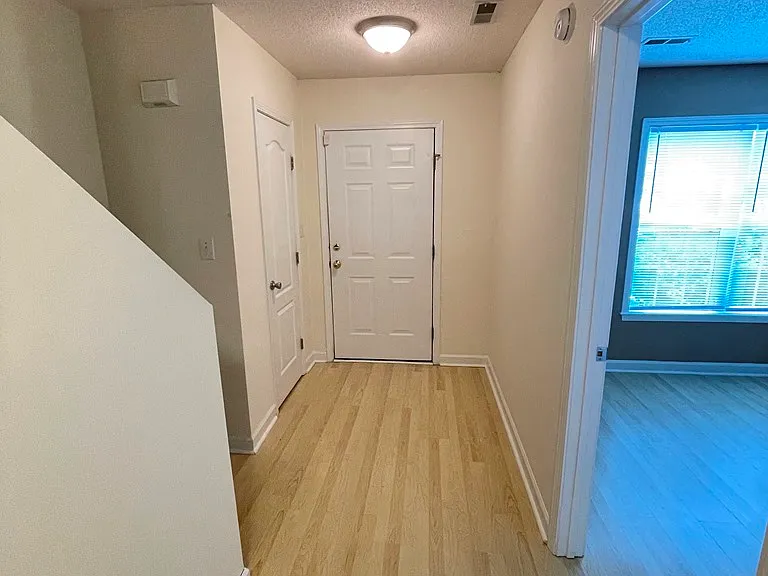 3436 Westgate Dr — Photo 2