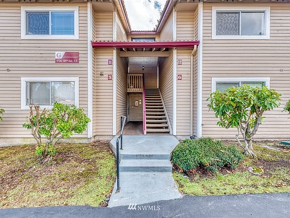 Top-floor living in Unit #G12 in desirable and quiet Fairwood Greens community, a well-run and immaculate complex with on-site property management, plenty community amenities and ample guest parking for visitors. 1 assigned parking spot #G12 conveniently right outside unit.