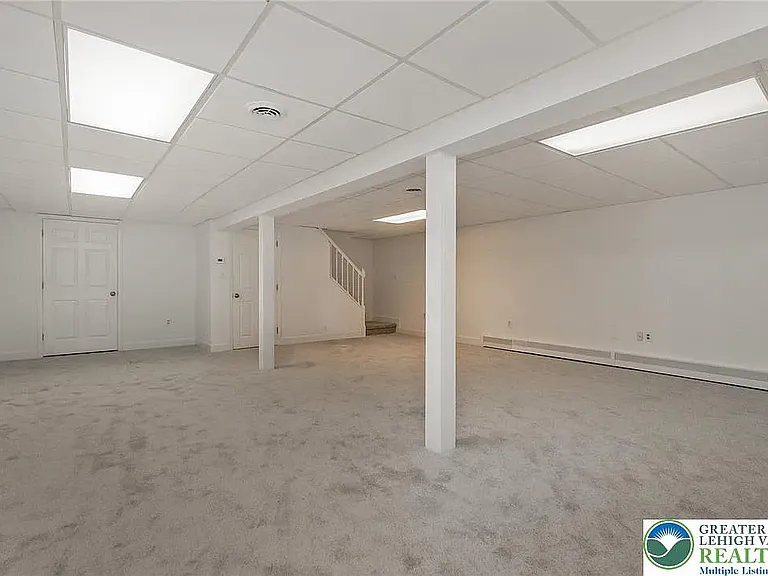 4050 Ascot Cir — Photo 11