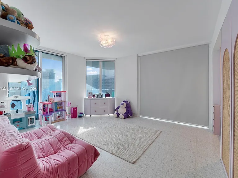 5801 Collins Ave #1200 — Photo 39