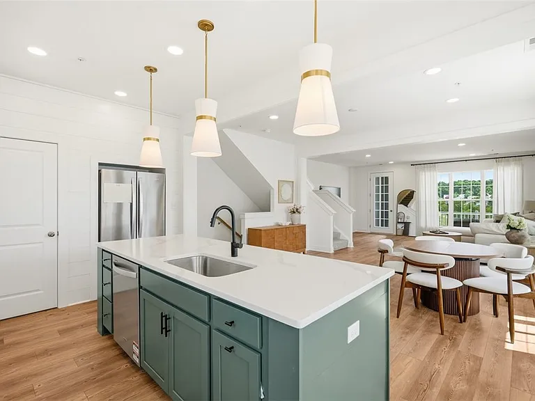 320 Highbridge Ln — Photo 15