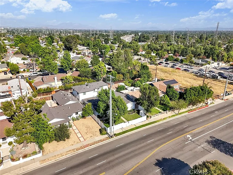 11528 Balboa Blvd — Photo 42