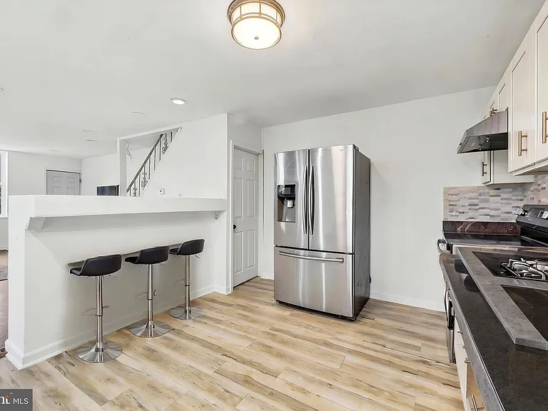 4223 N Hicks St — Photo 4
