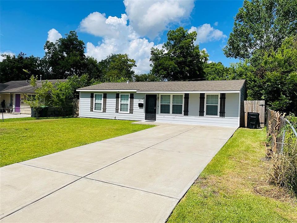 1st image of 8154 Sandhurst Dr