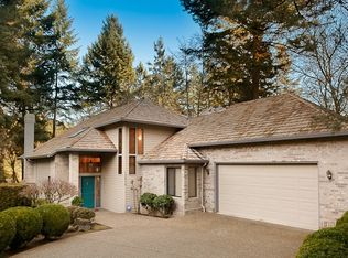 15519 Village Dr, Lake Oswego, OR