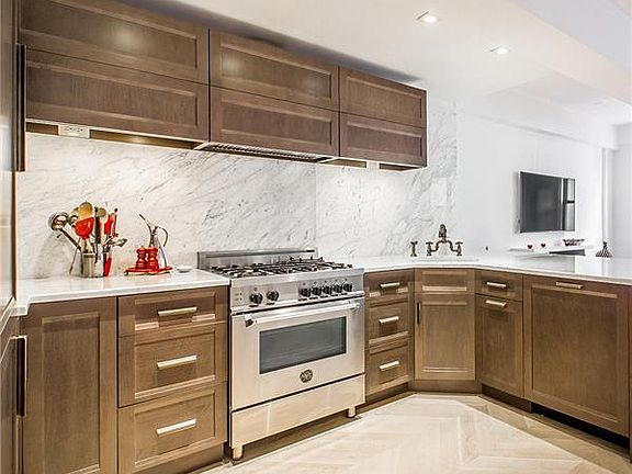 3rd image of 220 Madison Ave APT 11O