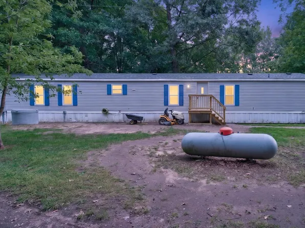 11199 S Holland Rd, Fenwick, MI 48834