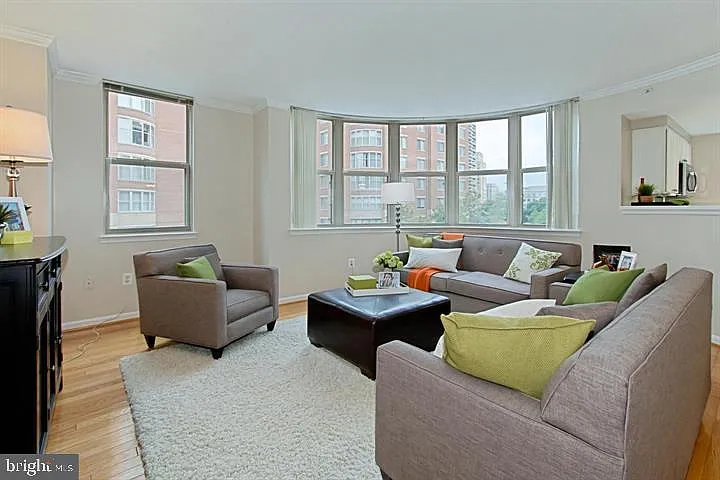3830 9th St N #401W — Photo 2