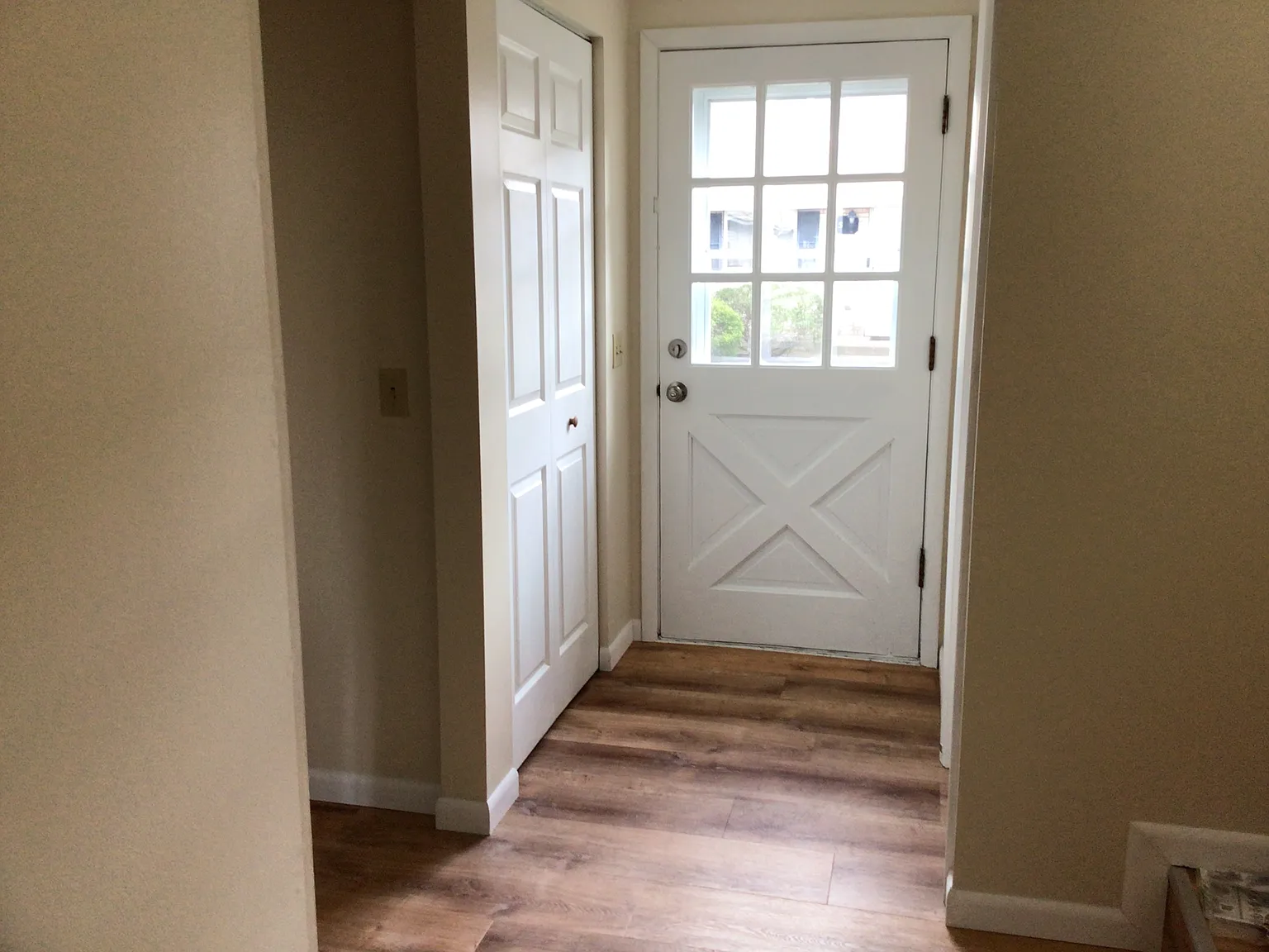 3 bed, 1.5 bath, 1300 sqft, $1,300 — Photo 1