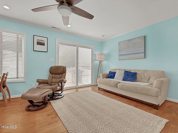 4th image of 122 Driftwood Court