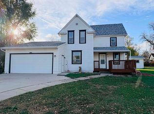 305 N Main St, Lennox, SD 57039