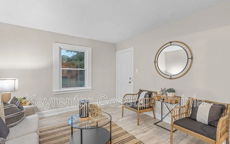 2 bed, 1.0 bath, $1,395 — Photo 4
