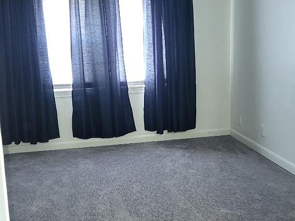 5th image of 29 Laverack Ave APT 3