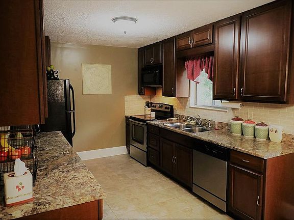 4th image of 7615 Cynthia Dr