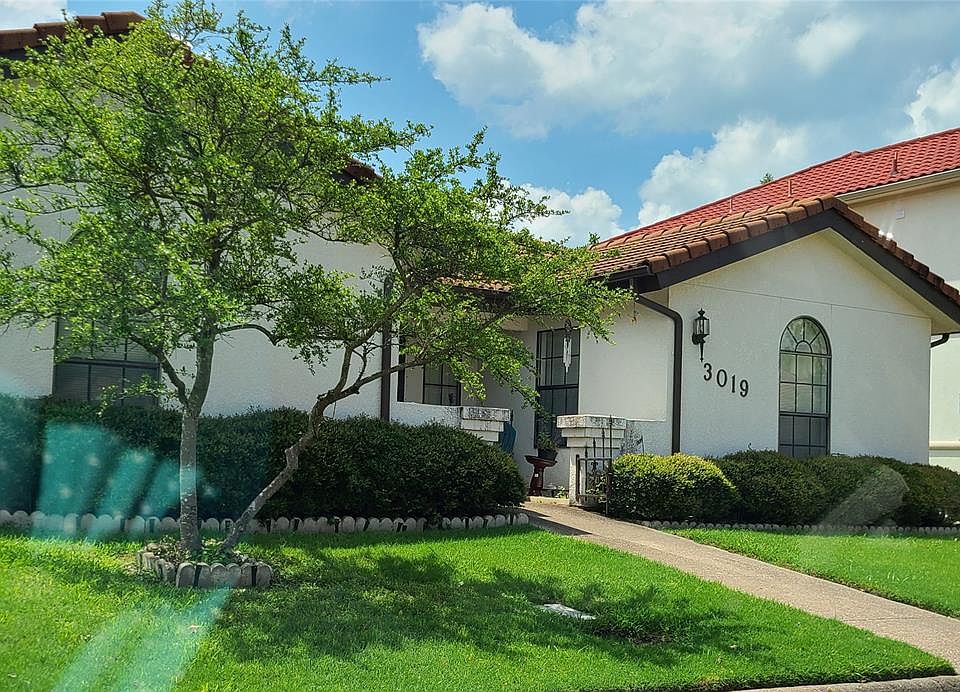 1st image of 3019 Bayside Dr