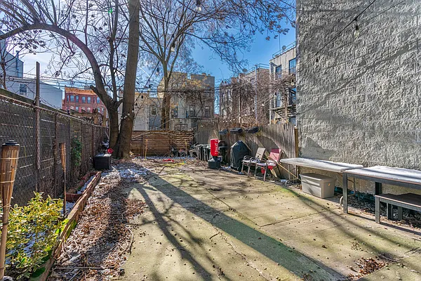 Rented by Reavis | media 1