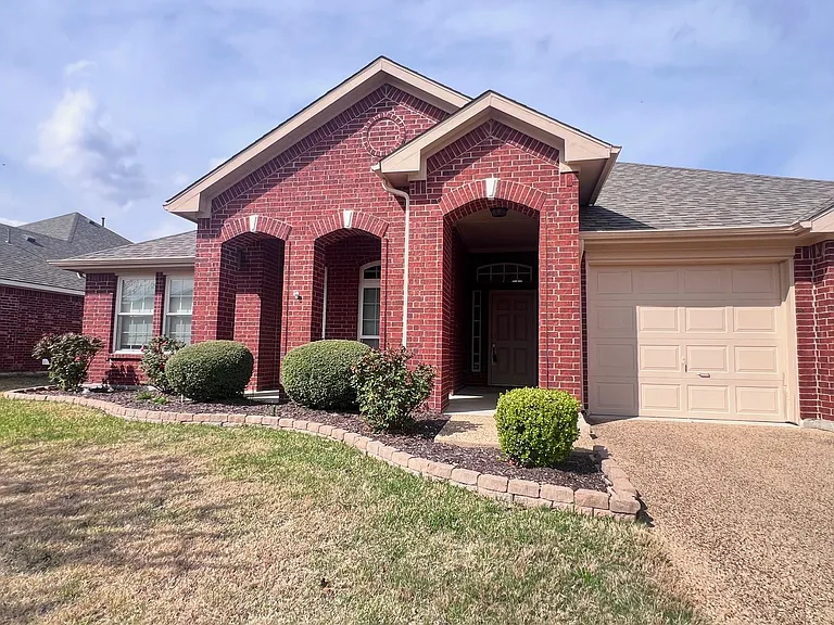 5917 Colby Dr — Photo 2