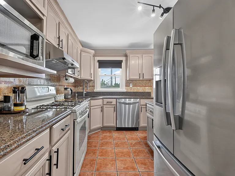 8 Coyles Ct — Photo 17