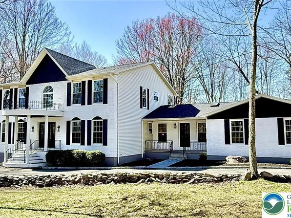 609 Sunlite Ln, Stroudsburg, PA 18360