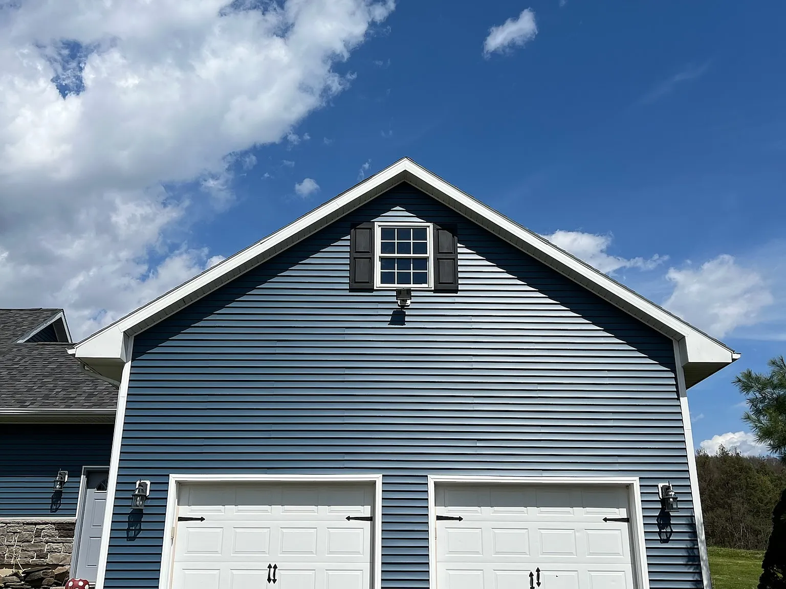 3 bed, 2288 sqft, $3,200 — Photo 3